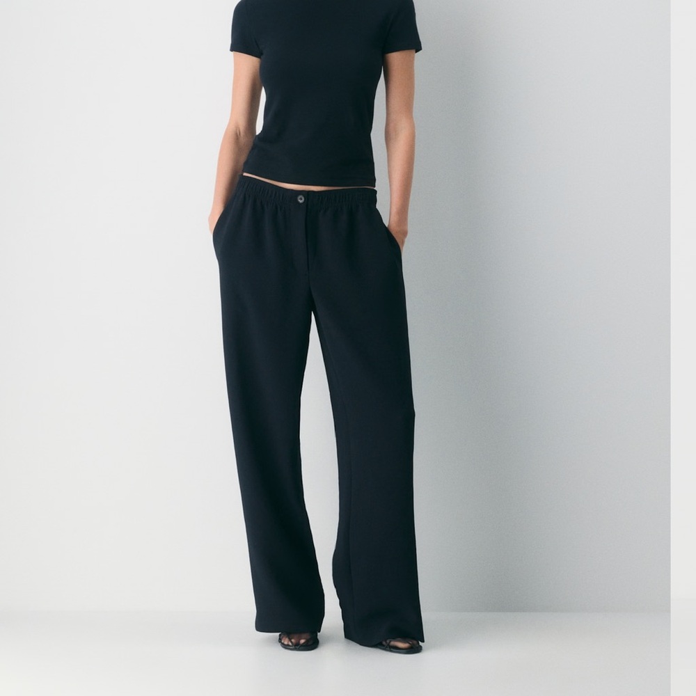 ISO: Wilfred Cherie Pant, Black, size 6 or 8.